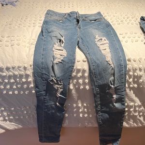 Refuge jeans distressed size 4